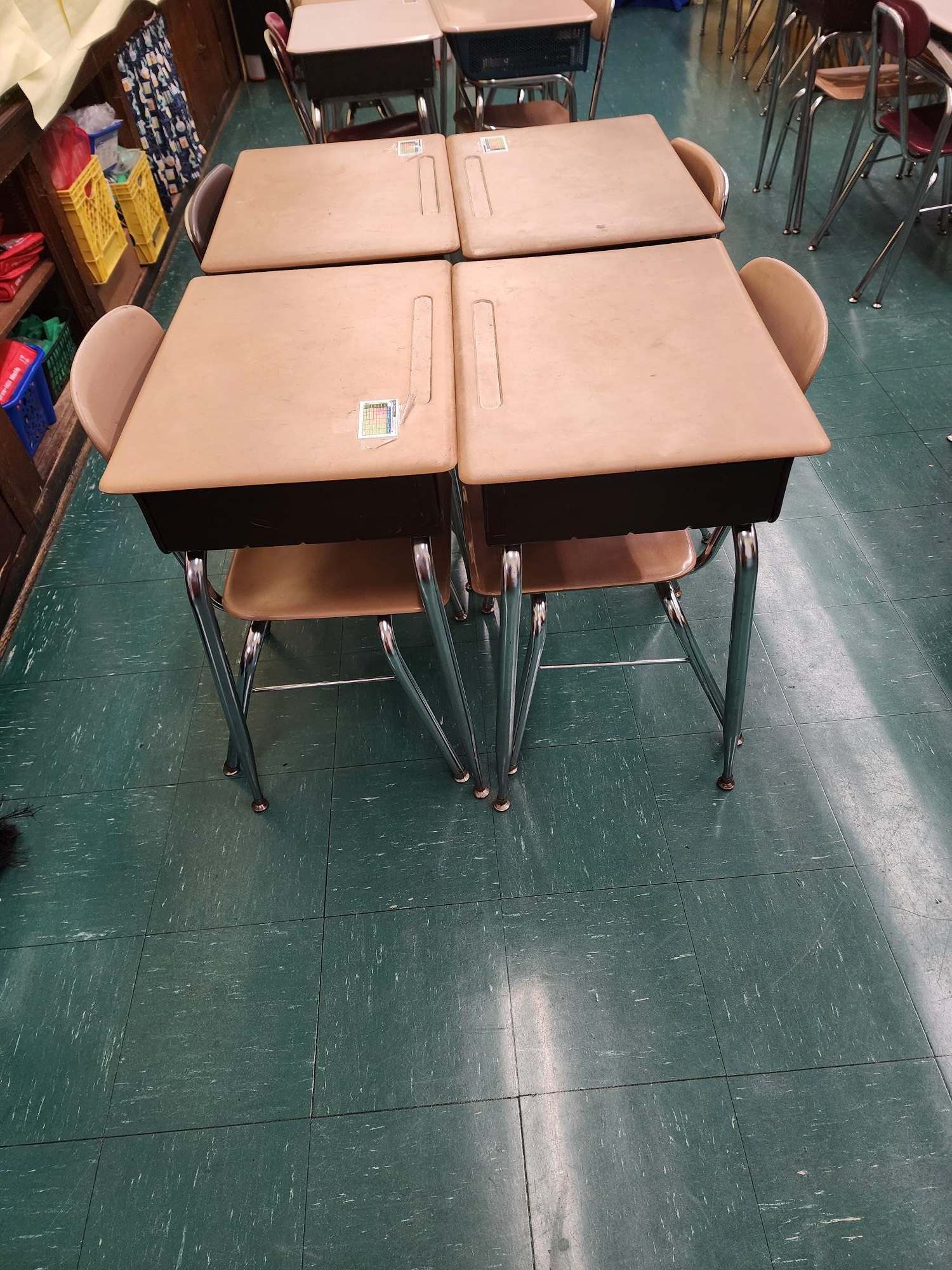 Picture of student desks and chairs